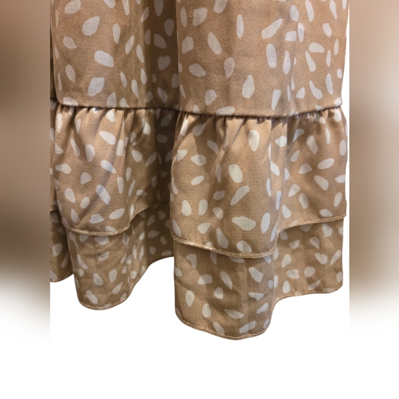 Shein Tan and White Patterned Dress Cross Over V Neck Front.  Size 3X - Picture 4 of 4